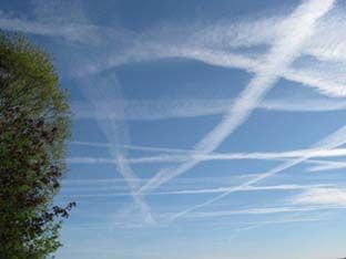 Chemtrails nad Prahou